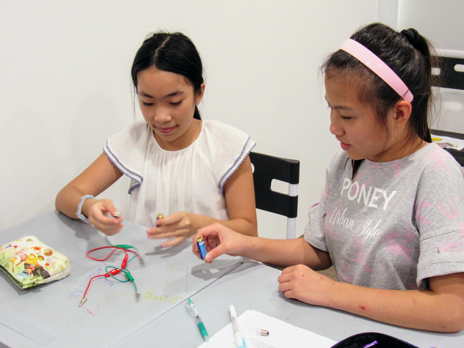 Image of Create Electrical Circuits With Battery